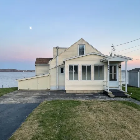 The Cape: Waterfront Home on Cayuga Lake