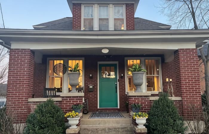 Historic Downtown 1910 Brick 2-Story Home. Dog Friendly. Walk to Everything