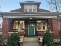 Historic Downtown 1910 Brick 2-Story Home. Dog Friendly. Walk to Everything - Wifi