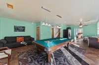 Sleeps 20. Inside Lake Norman State Park; Kayaks, Canoes, Theater, Pool Table - 4-Star