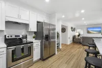 Walk to Shoreline Village • BBQ • Prime Location! - Condos