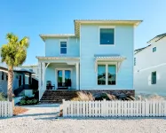 Lux 5BR House @ Tannin, Pool, Steps To Private Beach Access, Walk To Restaurants - บังกะโล