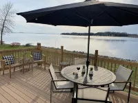Enjoy Beautiful Sunsets on Lake Reno! - Feriehus