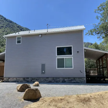 Little Bear Cottage Private,Luxury Getaway!SPA! FIRE PIT! 3 MLS FROM SNP