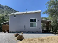 Little Bear Cottage Private,Luxury Getaway!SPA! FIRE PIT! 3 MLS FROM SNP - 4-نجوم