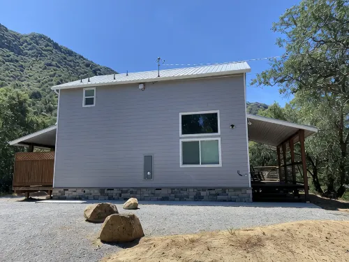 Little Bear Cottage Private,Luxury Getaway!SPA! FIRE PIT! 3 MLS FROM SNP - بوتيك