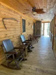 Dreher Dreams Cabin-Lakefront- + Fishing, Kayaks,Paddleboards, 7 Beds Sleeps 9! - 4-Star