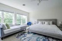 ⭐️ Spacious Mountaintop Oasis at Camelback | 2,500 SF w/ Game Room, Deck & A/C - Pools