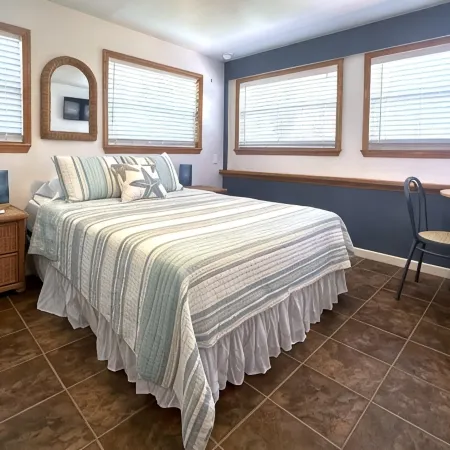 1 Minute Walk to Ocean-Charming Downtown Beachside Home with Mother-In-Law Suite