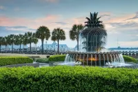 The Trendy in Park Circle Mins to DT Chs & Beach - Homestays