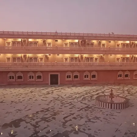 Hotel Rajwada Palace