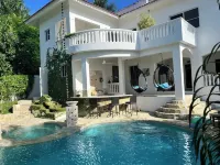 Pool Jacuzzi & Tropical Oasis Yard With Fruit Trees - Fitnessstudio