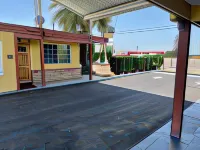 Kings Rest Motel - parking