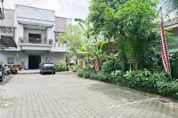 RedDoorz Syariah at Harmoni near Alun Alun Kudus - Wifi