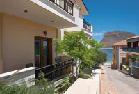 Cyrenia Guesthouse - parking