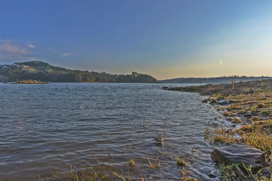 Bird Island at Hongluo Lake