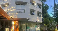 RedDoorz Hostel @ Manado Green Hostel Hotels in North Wenang