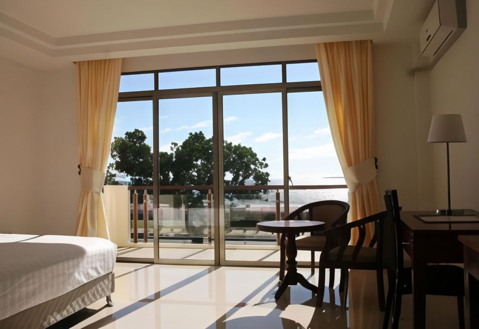 3. 에메랄드 호텔 ..