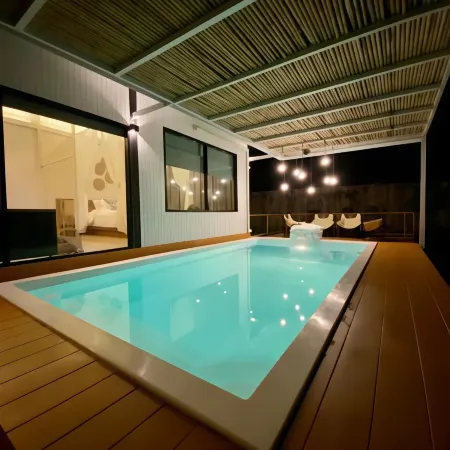 Baan Nai Baan Nok Resort Отели рядом с достопримечательностью «Водопад Ланрак»
