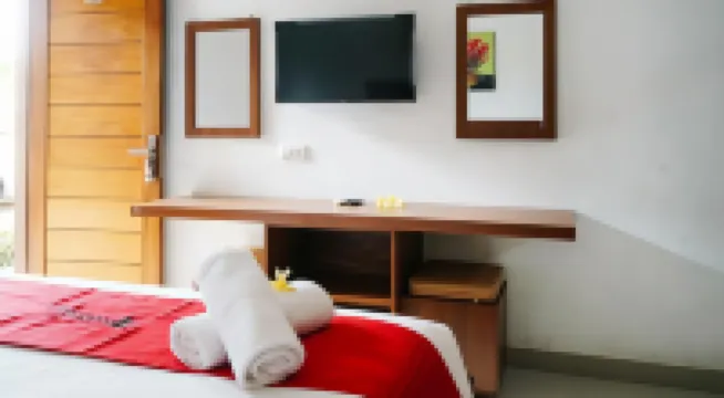 紅多茲酒店@龍目安培南馬塔蘭