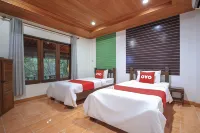 Loy Chalet Resort - parking