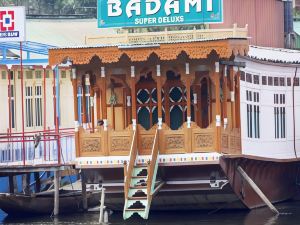 Houseboat Badami