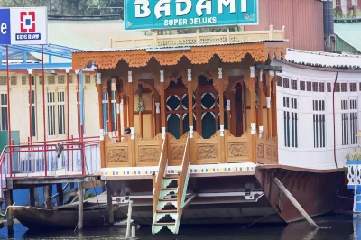 Houseboat Badami
