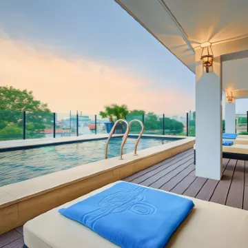 Aira Boutique Hanoi Hotel & Spa Hotels near Lenin Park
