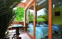 Baan Saranrom Hotels in Amphawa