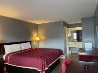 Majestic Inn - Motels