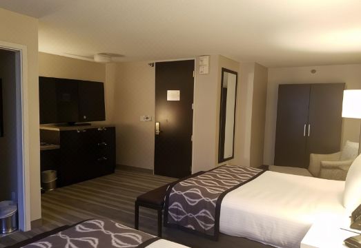 6. 캘리포니아 호텔..