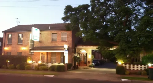 Cedar Lodge Motel