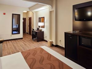 Quality Inn & Suites Near St Louis and I-255