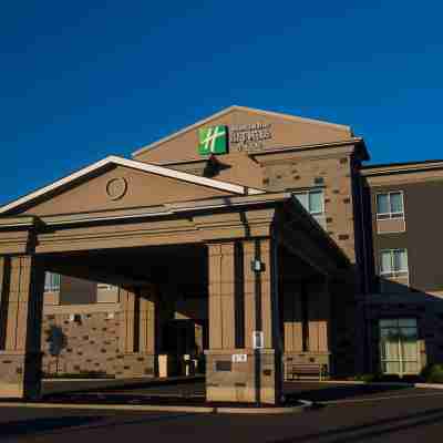 HOLIDAY INN EXPRESS & SUITES THUNDER BAY Hotel Exterior