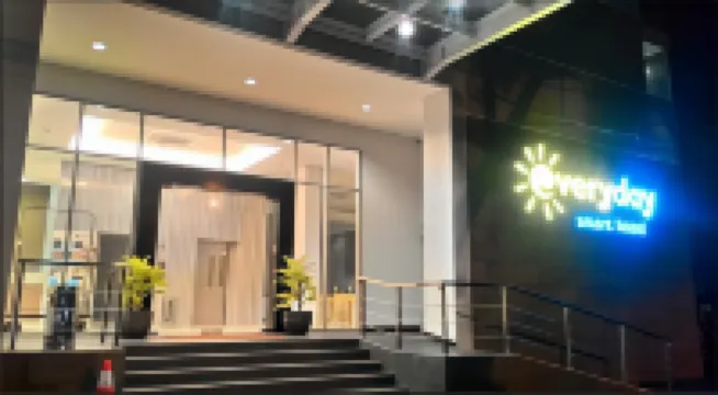 Moritz Biz Gandaria Hotels near Pasar Mayestik