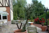 Logis la Villa des Houx Hotel a Aumale