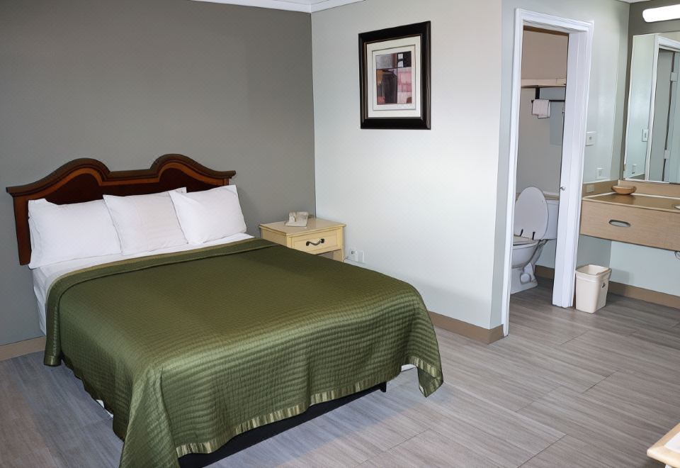 Deluxe Inn Motel