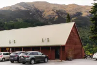 Hawea Hotel Hotels near Longview Drive Playground