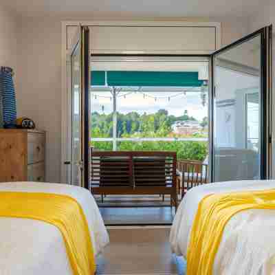 Designer Luxury Two Bedroom Apartment Rooms