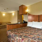 Quality Inn & Suites North-Polaris Hotels in Sharon Township