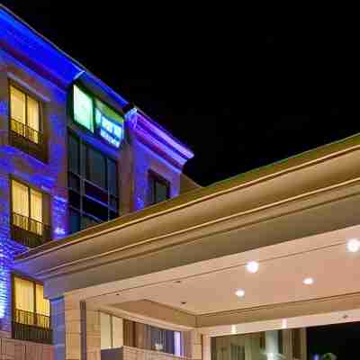 Holiday Inn Express & Suites Dallas NE - Allen Hotel Exterior