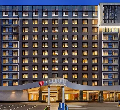 Marriott New York JFK Airport Отели рядом с достопримечательностью «Железнодорожная станция JFK Air Train»