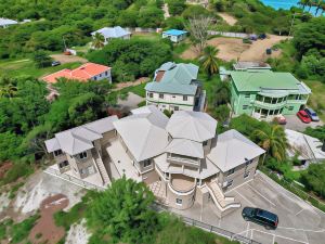 Your quaint home just steps from beach