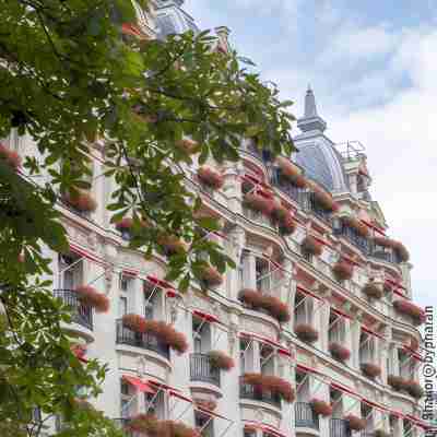 Hôtel Plaza Athénée Hotel Exterior