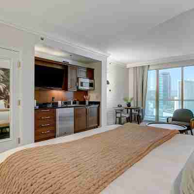 Premium Suite w/Balcony at the Signature Rooms