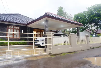 The Priangan Guest House @ Buniseuri Hotel dekat Pasir Hencet