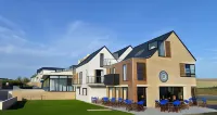 Hostellerie de la Pointe Saint-Mathieu - Spa & Restaurant Hotels near Pointe des Renards