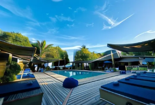 Blue Lagoon Beach Resort Hotel a 