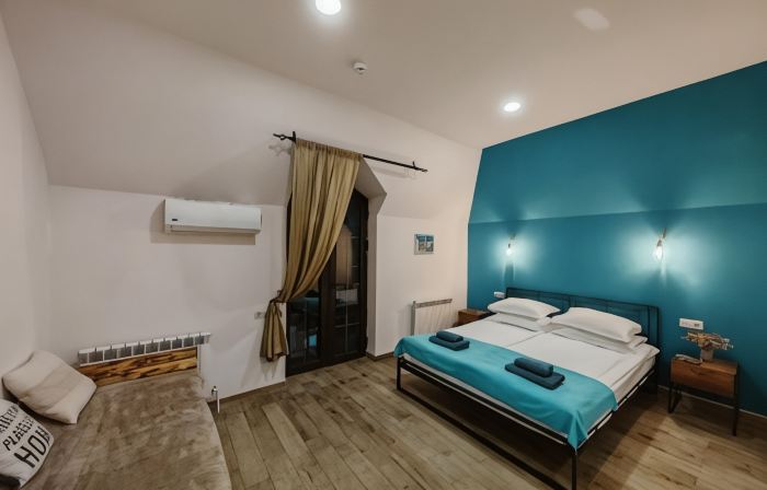 Blur Inn Gallery