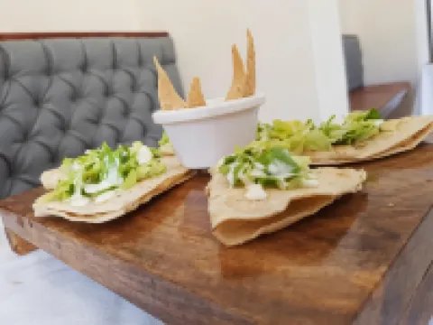 Hotel Roazi โรงแรมในทิซิมิน